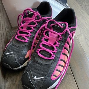 Women’s Nike Max Air size 11